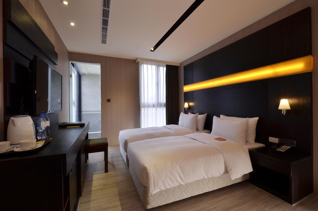 Hotel Cube Taichung Exterior foto