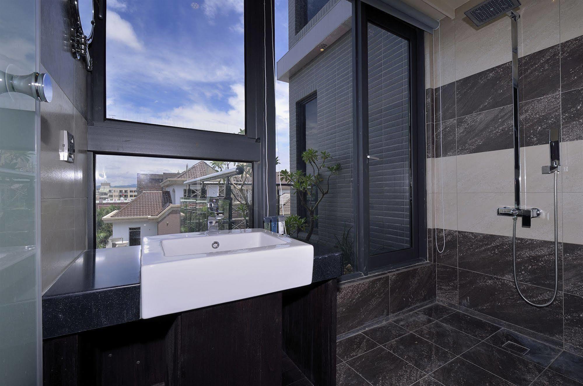 Hotel Cube Taichung Exterior foto